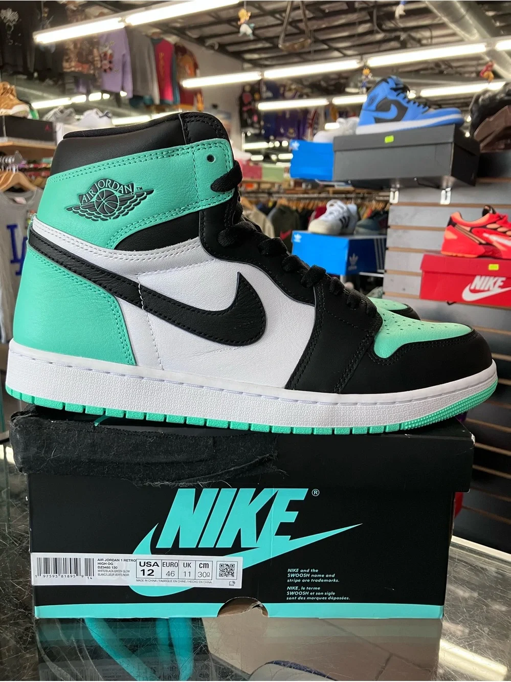 Air Jordan 1 Retro High Green Glow